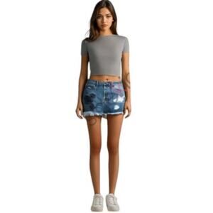 Hidden Jeans Distressed Fringe Hem Embroidered Flower Denim Skirt Small NWOT